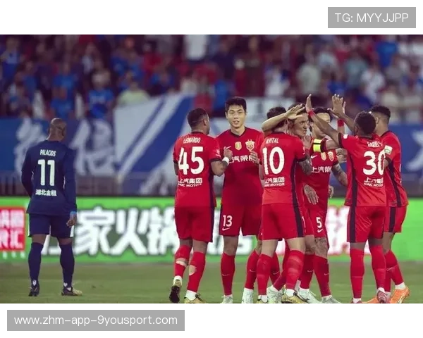 上海海港外援持续亮眼，卫冕之路全力以赴